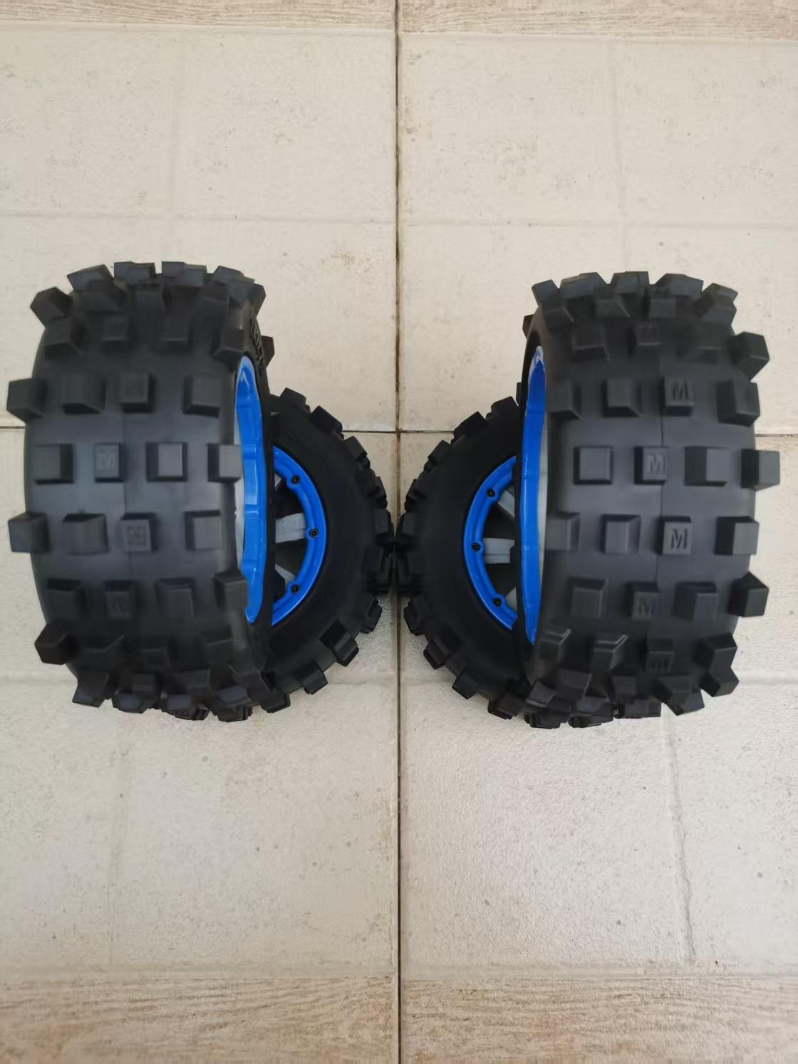 MadMax Popular Giant Grip Tires with NEW GREY wheels 4PCS(Non-Belted)for Losi 5ive-T 1.0,2.0, Losi 5B, Losi DBXL&E, Kraken Vesla